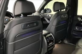 2022 BMW X7 M50i