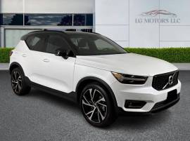 2022 Volvo XC40 T5 R-Design