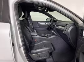 2022 Volvo XC40 T5 R-Design