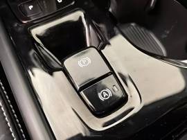 2022 Volvo XC40 T5 R-Design