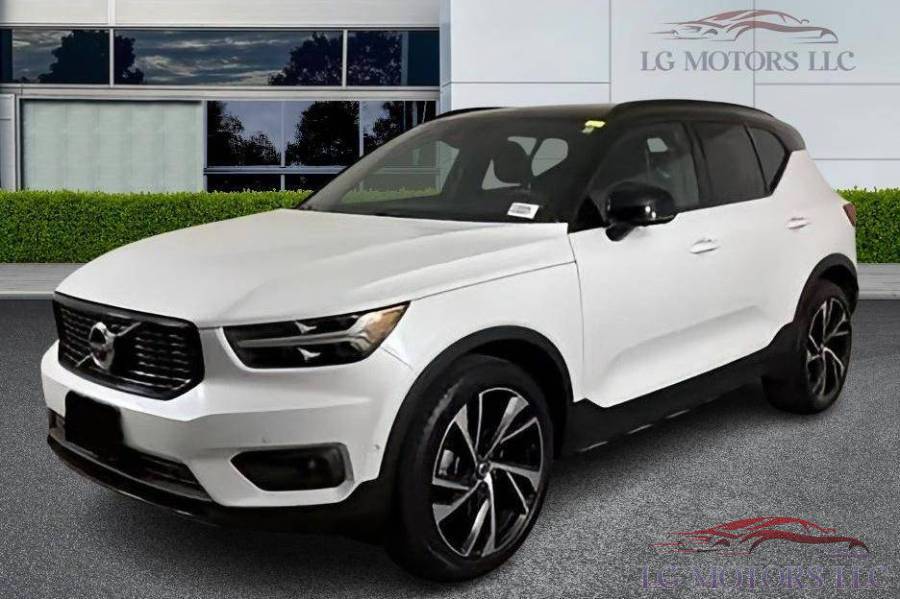 2022 Volvo XC40 T5 R-Design