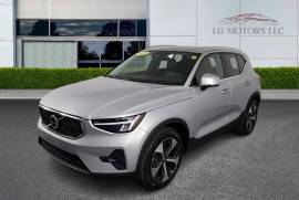 2023 Volvo XC40 B5 Plus Bright Theme