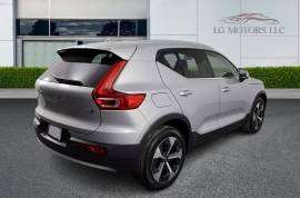 2023 Volvo XC40 B5 Plus Bright Theme