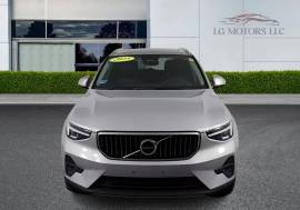 2023 Volvo XC40 B5 Plus Bright Theme