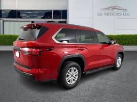 2023 Toyota Sequoia SR5