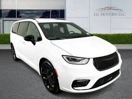 2024 Chrysler Pacifica Touring-L
