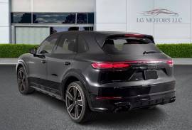 2023 Porsche Cayenne Platinum Edition